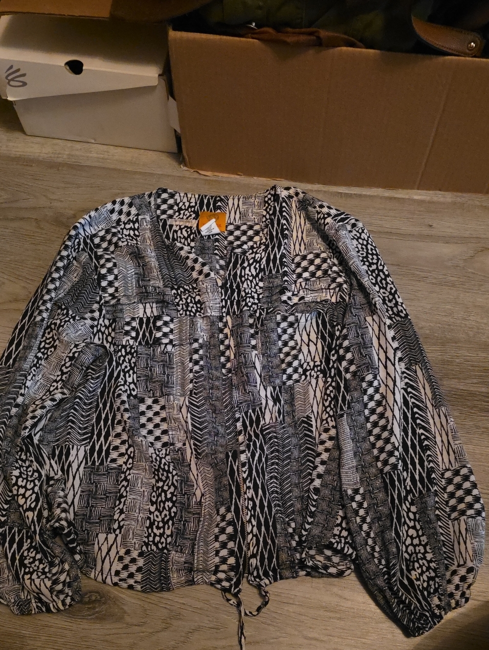 Taylor Black and White Patterned Long Sleeve Top